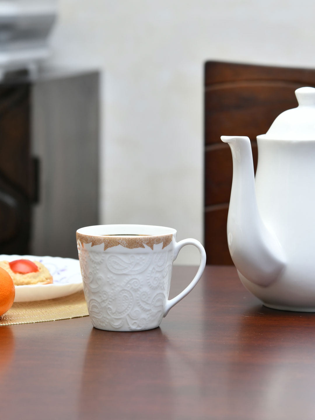 

Athome by Nilkamal White & Gold-Toned Geometric Printed Ceramic Matte Cups Set of Cups and Mugs