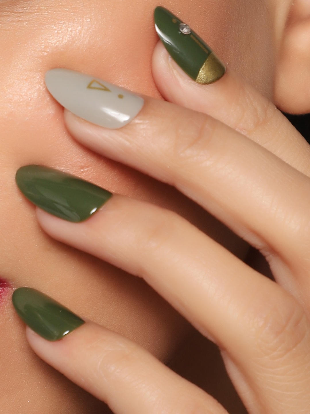 

LICK 30 Pcs Glossy Stones Fake nails-Artificial Nails-Press On Nails - Green
