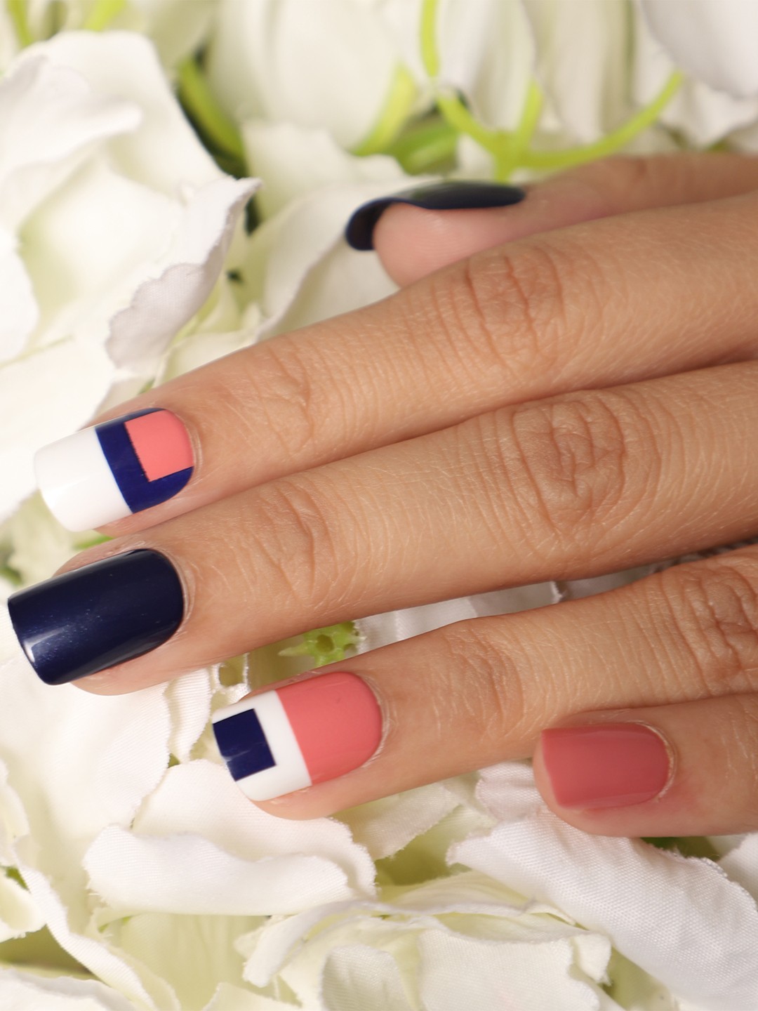 

LICK 30 Pcs Glossy Pattern Artificial Fake Press On Nails - Blue & Pink