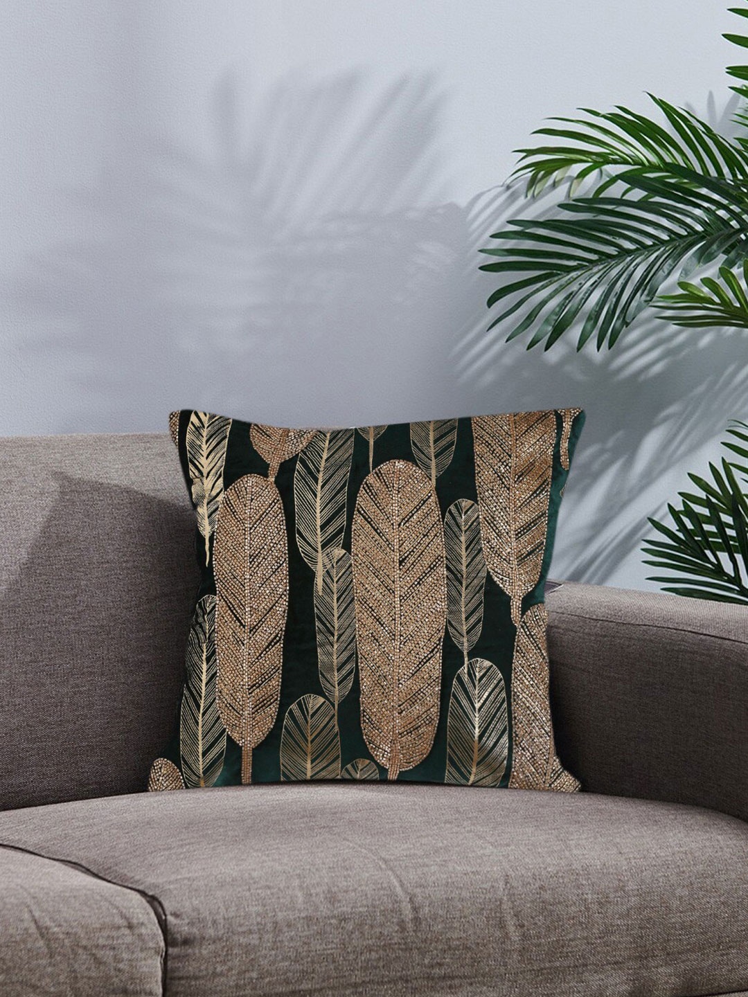 

NISRAG HOME Green & Gold-Toned Embellished Velvet Square Cushion Covers