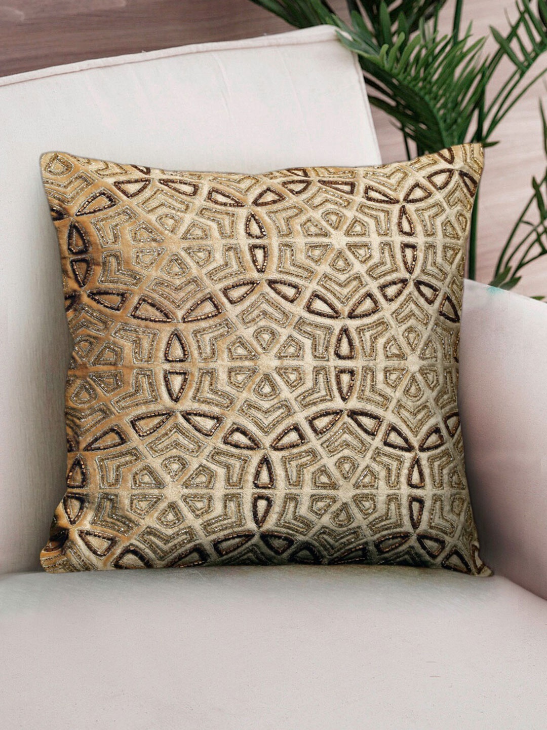 

NISRAG HOME Beige & Brown Geometric Velvet Square Cushion Covers