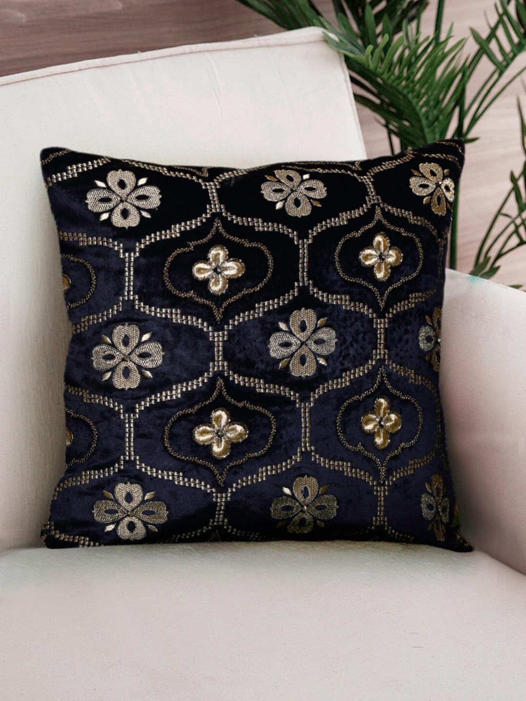 

NISRAG HOME Navy Blue & Gold-Toned Ethnic Motifs Velvet Square Cushion Covers