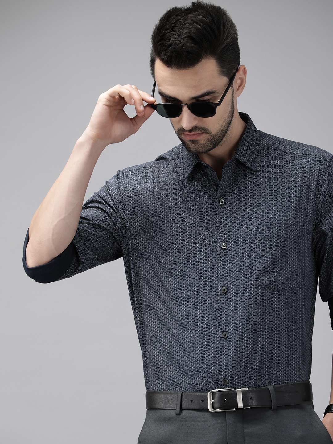 

Arrow Men Dark Blue & Grey Slim Fit Printed Pure Cotton Formal Shirt