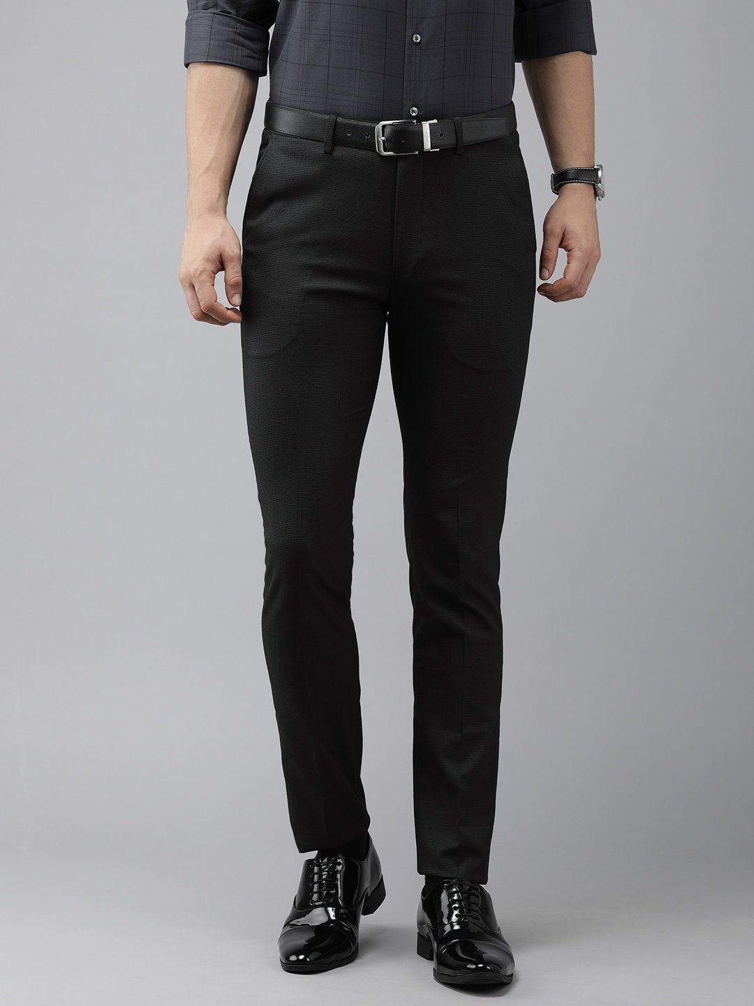 

Arrow Men Black Self-Design Jackson Super Slim Fit Formal Trousers