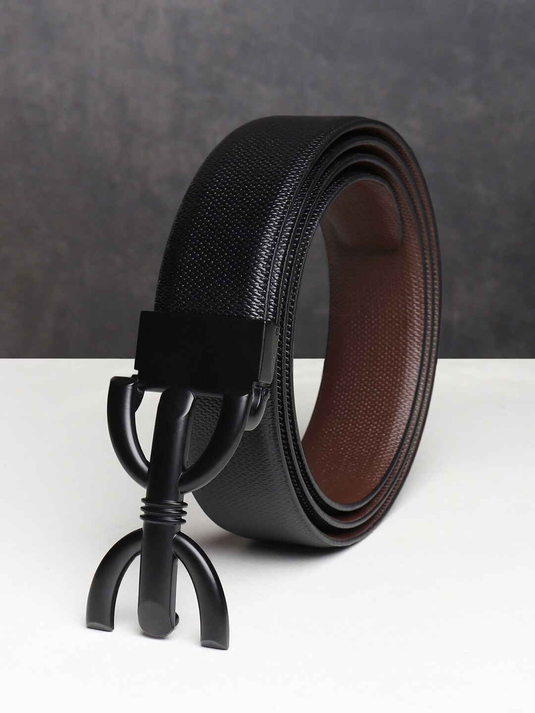 

Teakwood Leathers Men Black Belts