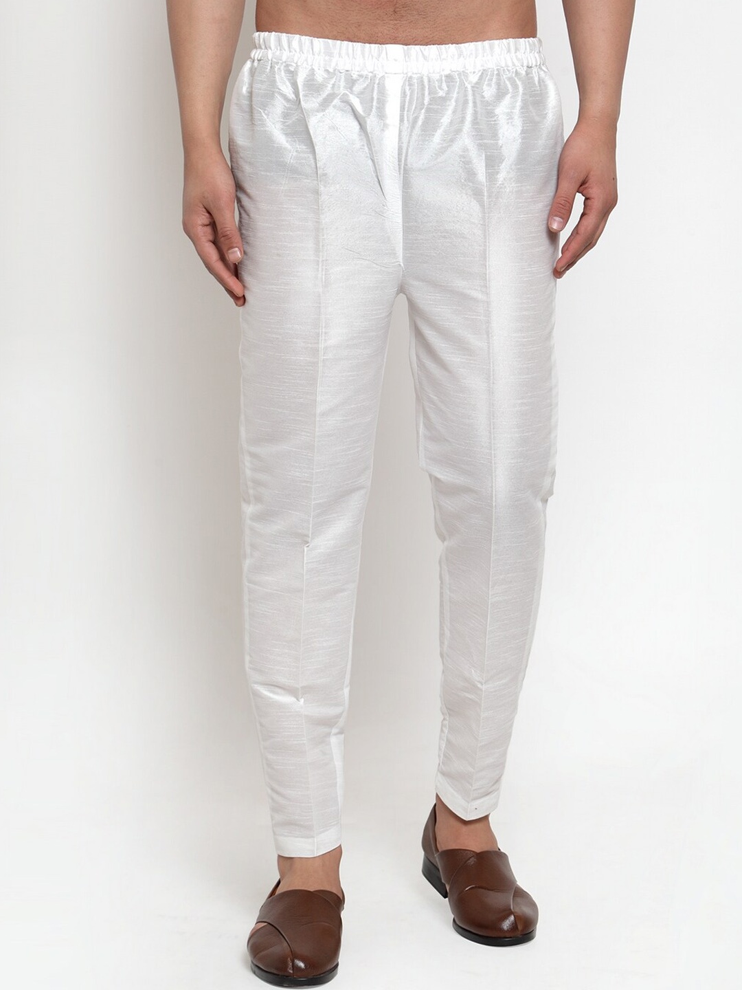 

Kaifoo Men White Solid Silk Pyjamas