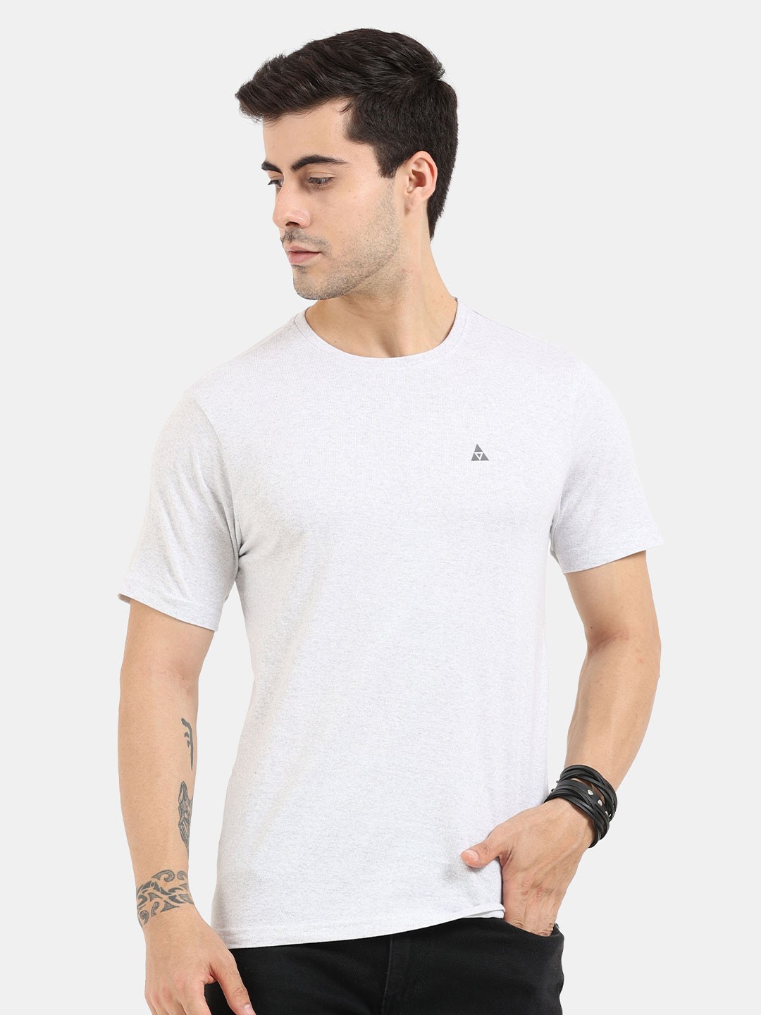 

ARDEUR Men Off White Mandarin Collar Slim Fit T-shirt