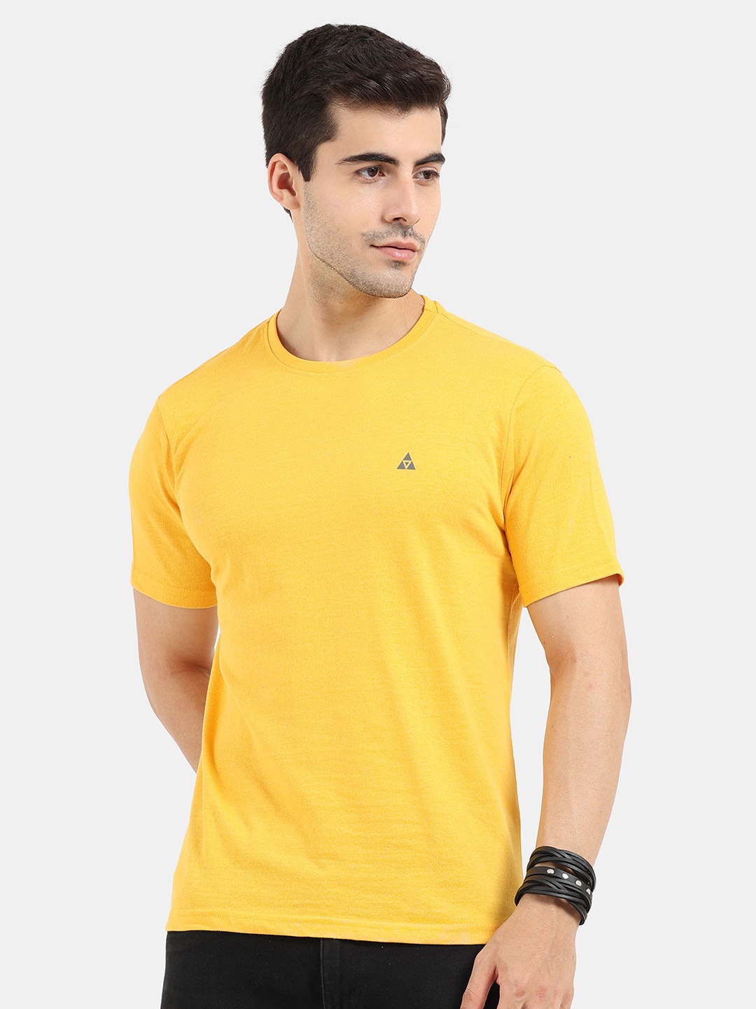 

ARDEUR Men Yellow Cotton Slim Fit T-shirt