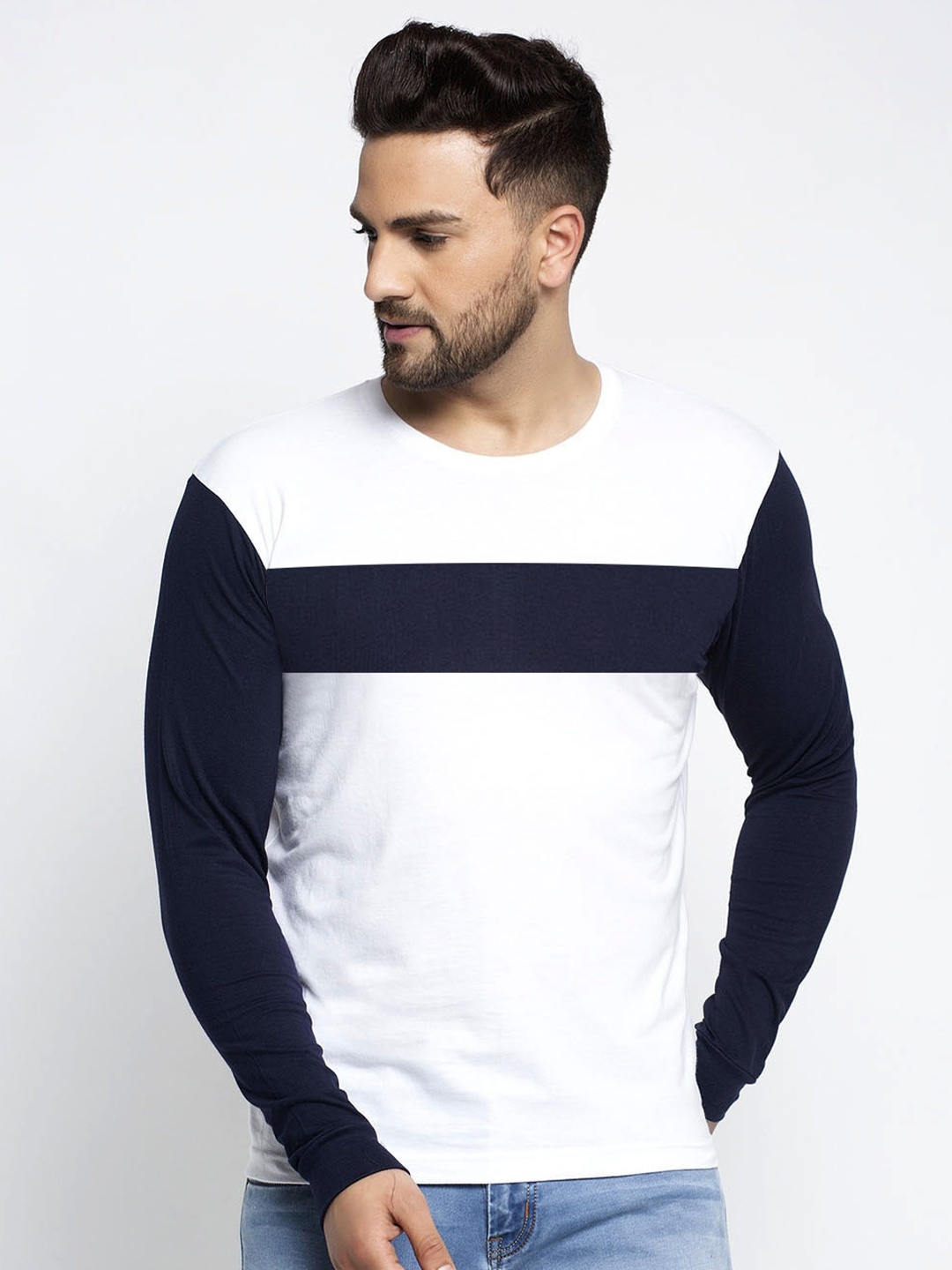 

Friskers Men Orange Colourblocked V-Neck T-shirt
