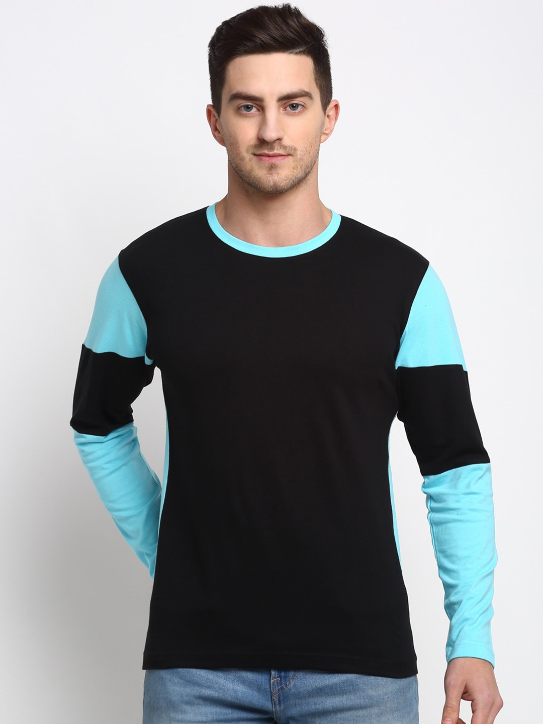 

Friskers Men Black Colourblocked T-shirt