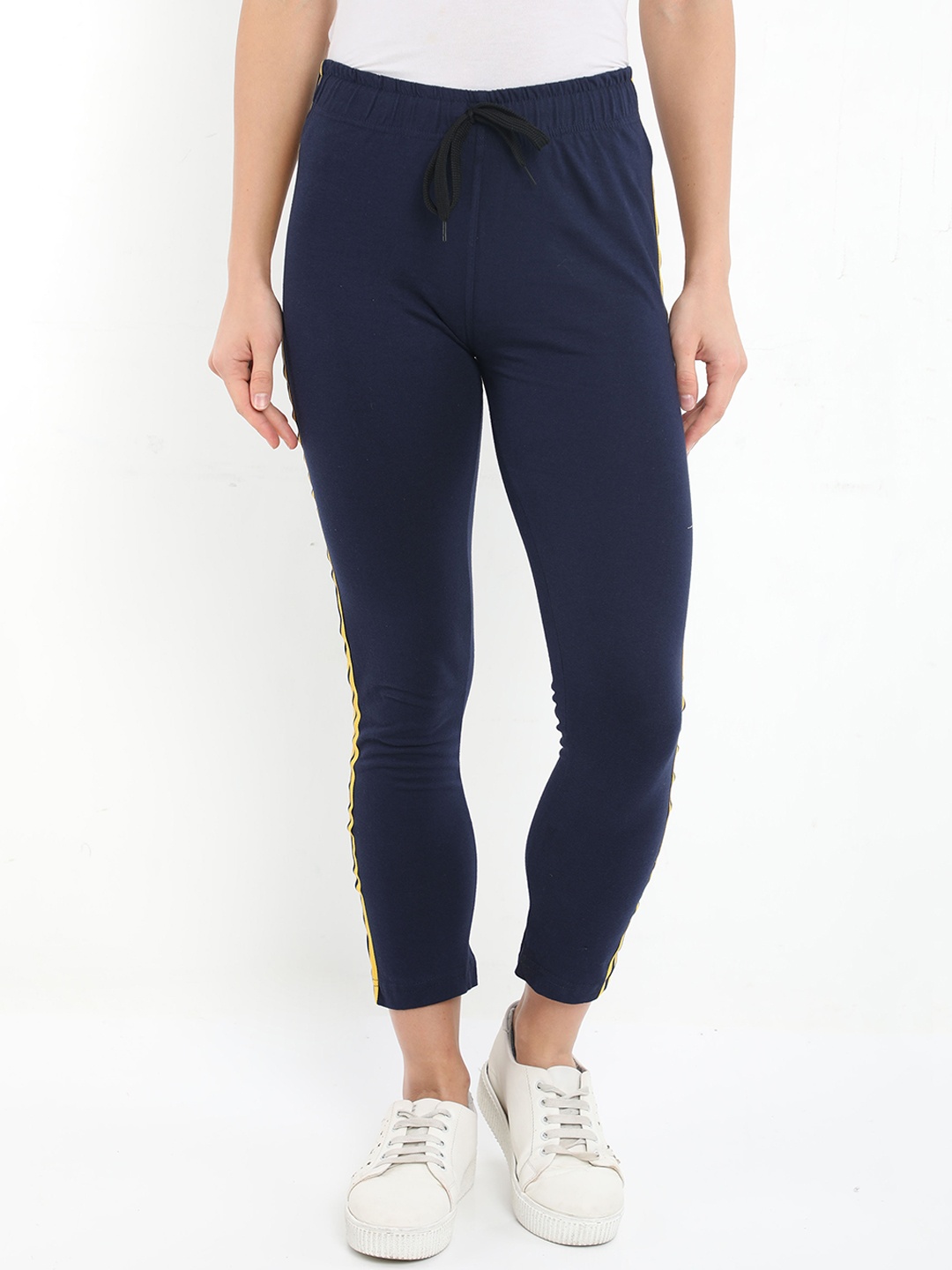 

Fleximaa Women Navy Blue Solid Slim Fit Track Pants