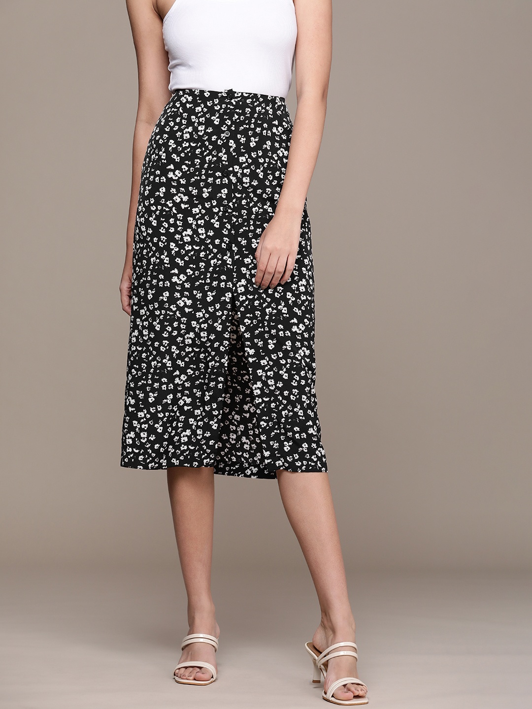 

Calvin Klein Jeans Women Black & White Floral Printed Straight Fit Skirt With Split