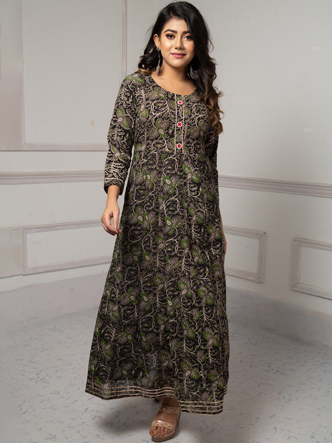 

Unnati Silks Women Black Kalamkari Handloom Anarkali Kurta