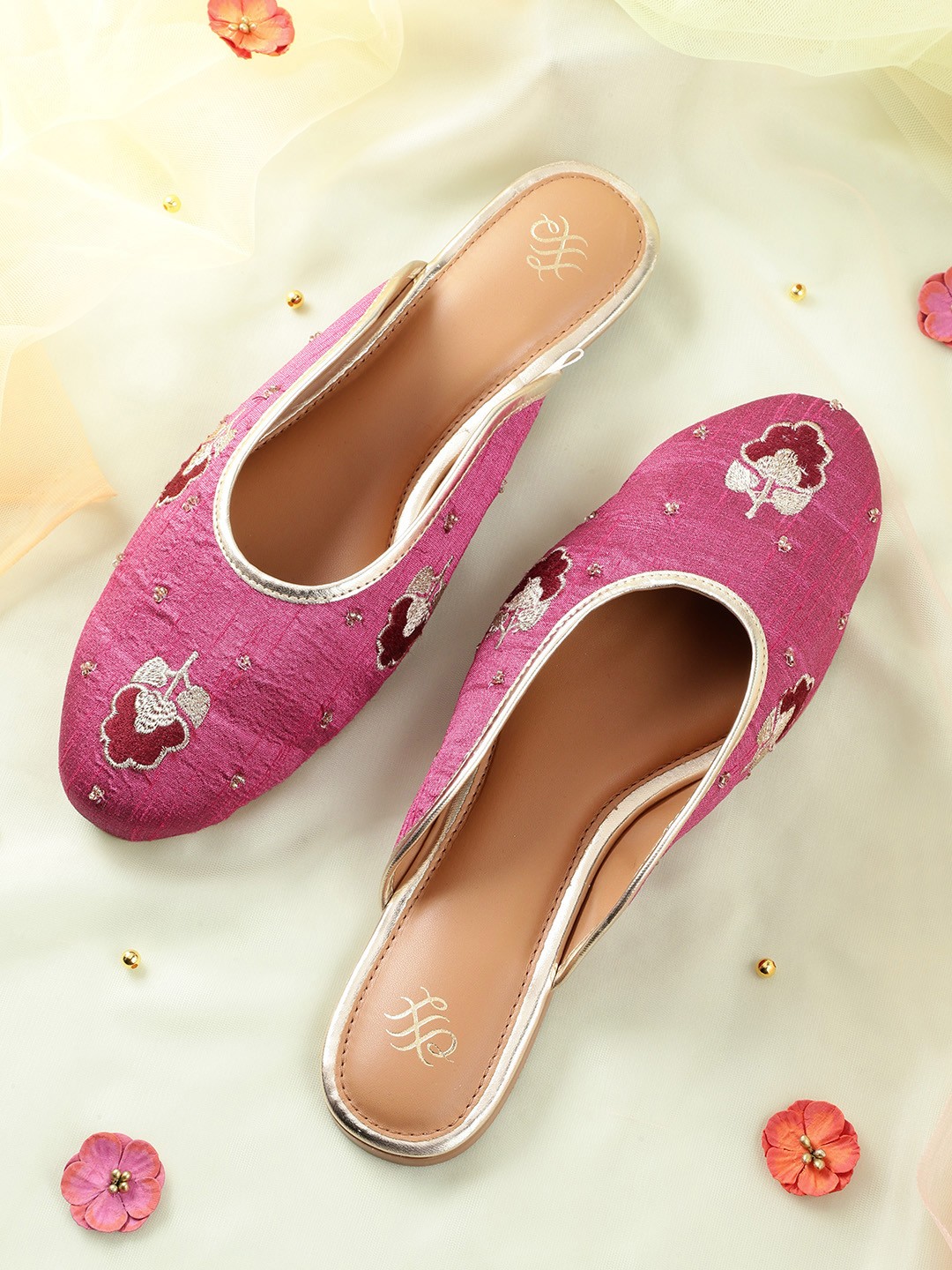

House of Pataudi Women Pink & Gold-Toned Ethnic Embellished Handcrafted Mules