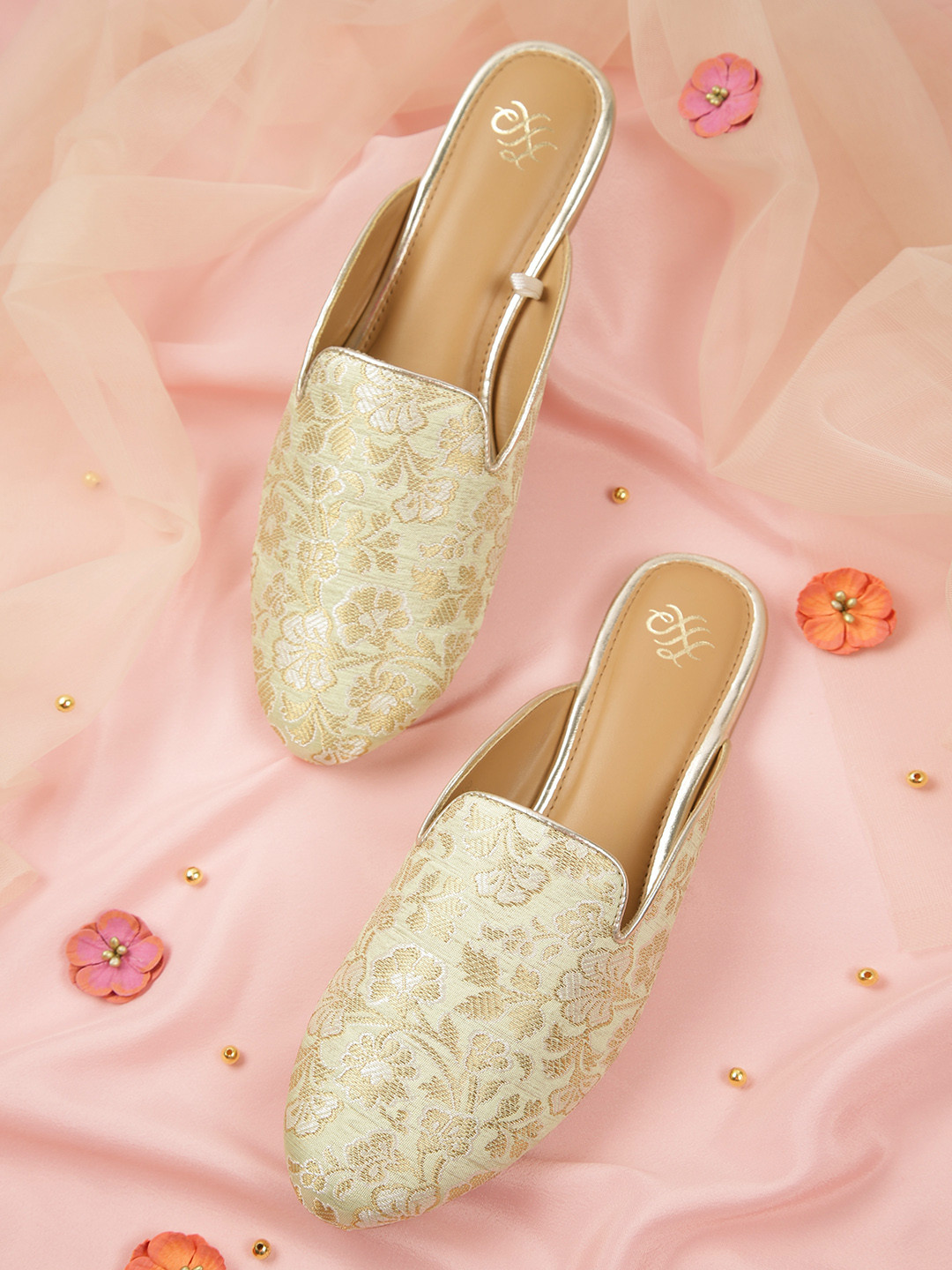 

House of Pataudi Women Mint Green & Gold-Toned Woven Design Mules