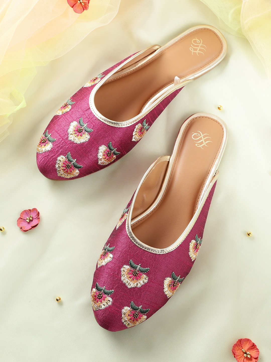 

House of Pataudi Women Pink & Gold Ethnic Embellished Handcrafted Mules
