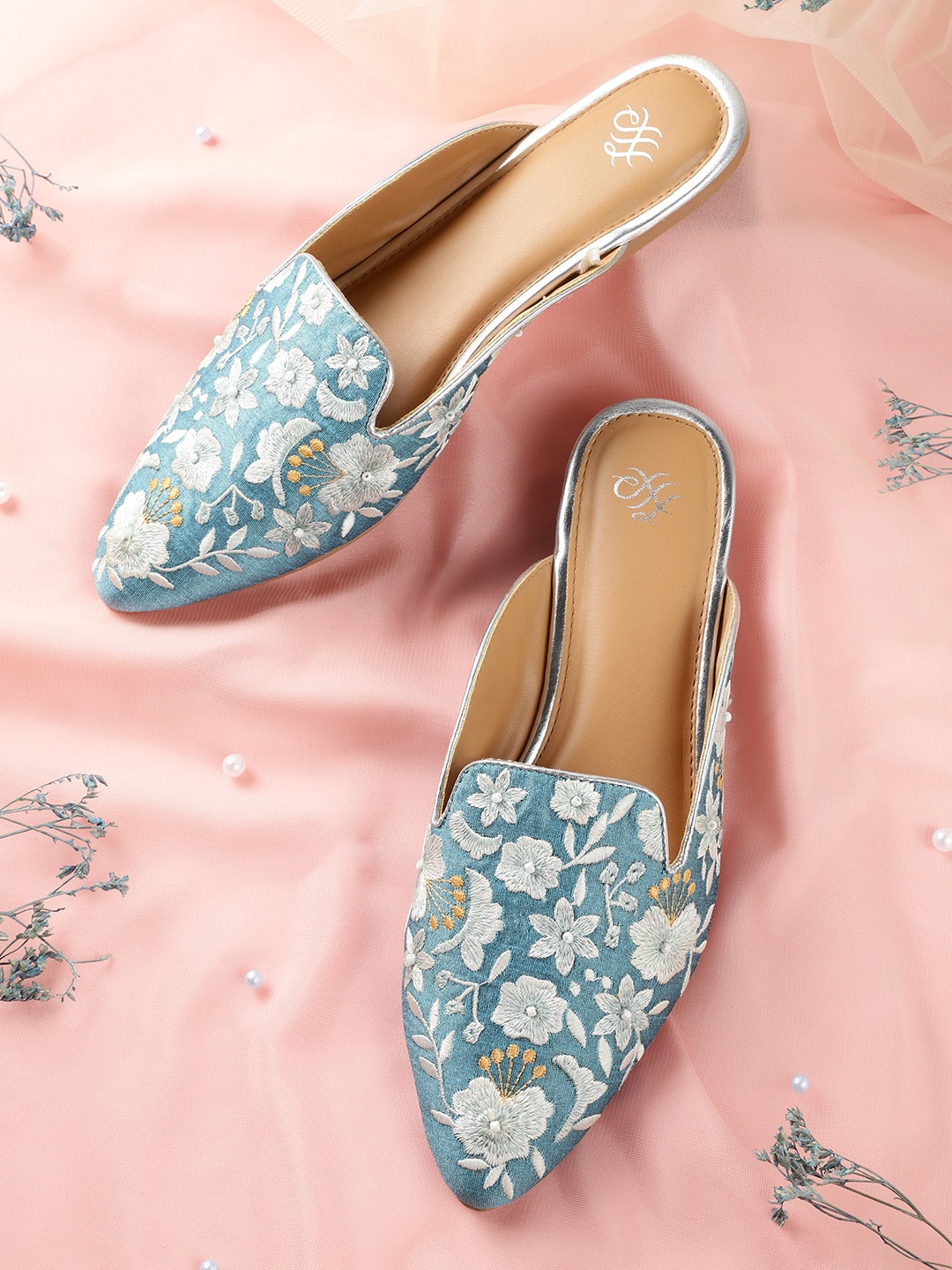 

House of Pataudi Women Blue & White Ethnic Embellished Handcrafted Mules