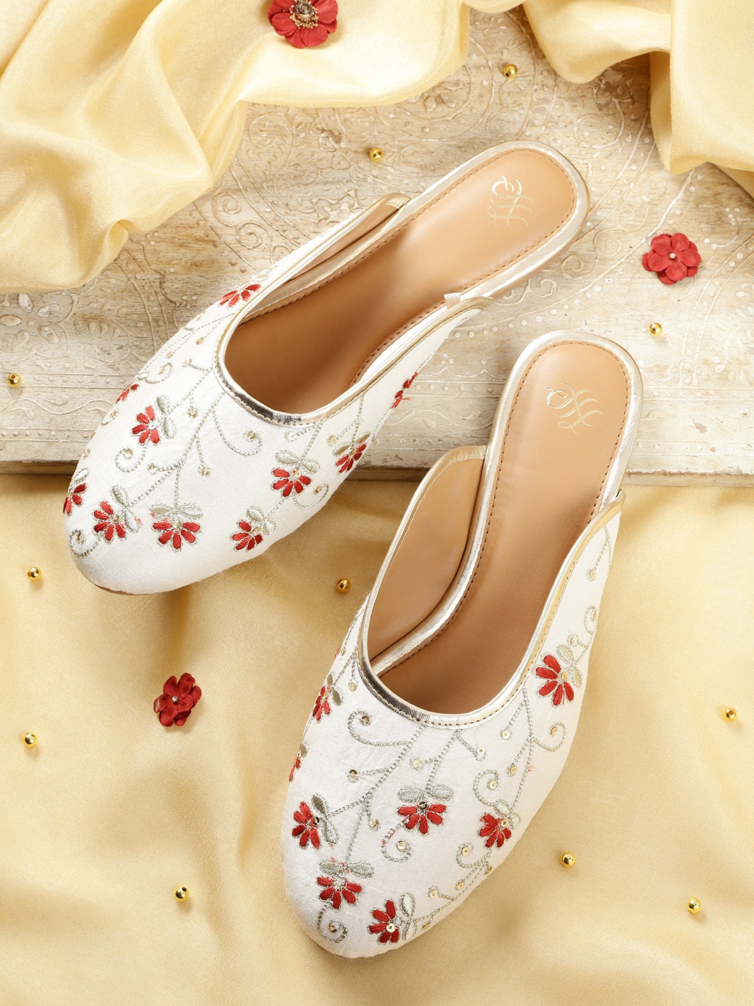 

House of Pataudi Women White & Red Ethnic Embellished Handcrafted Mules