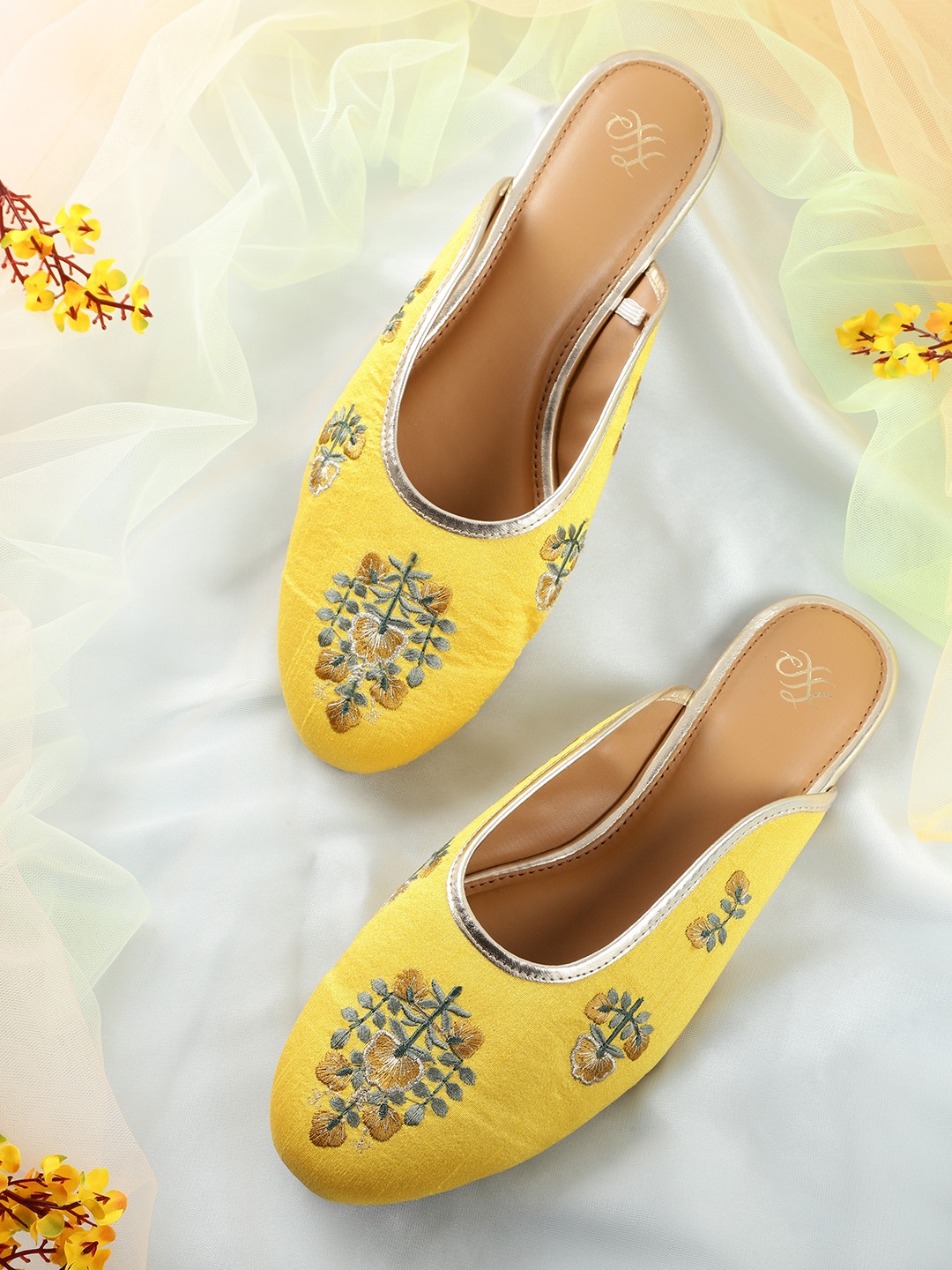 

House of Pataudi Women Yellow & Green Ethnic Embellished Handcrafted Mules