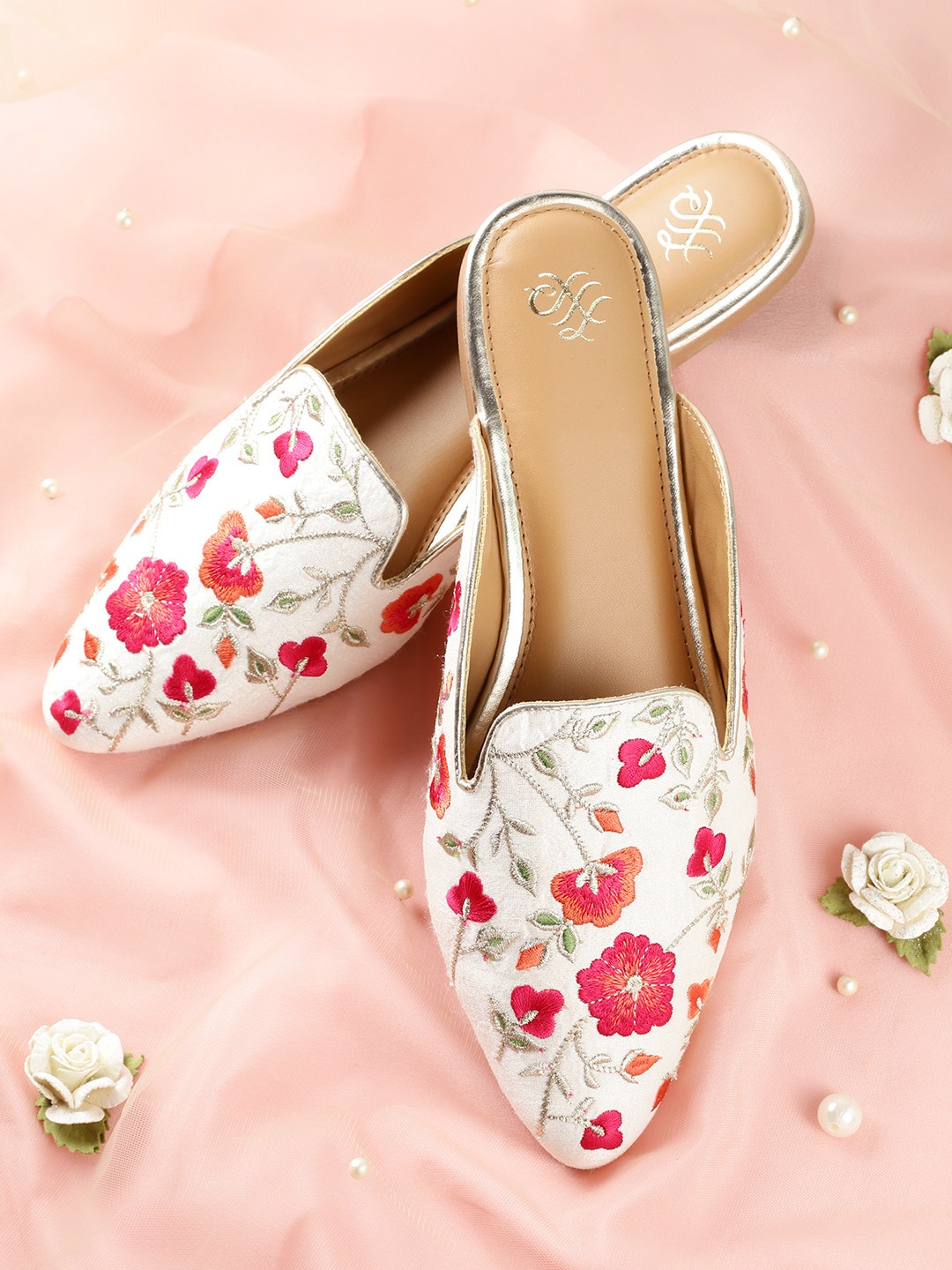

House of Pataudi Women White & Red Ethnic Embellished Handcrafted Mules