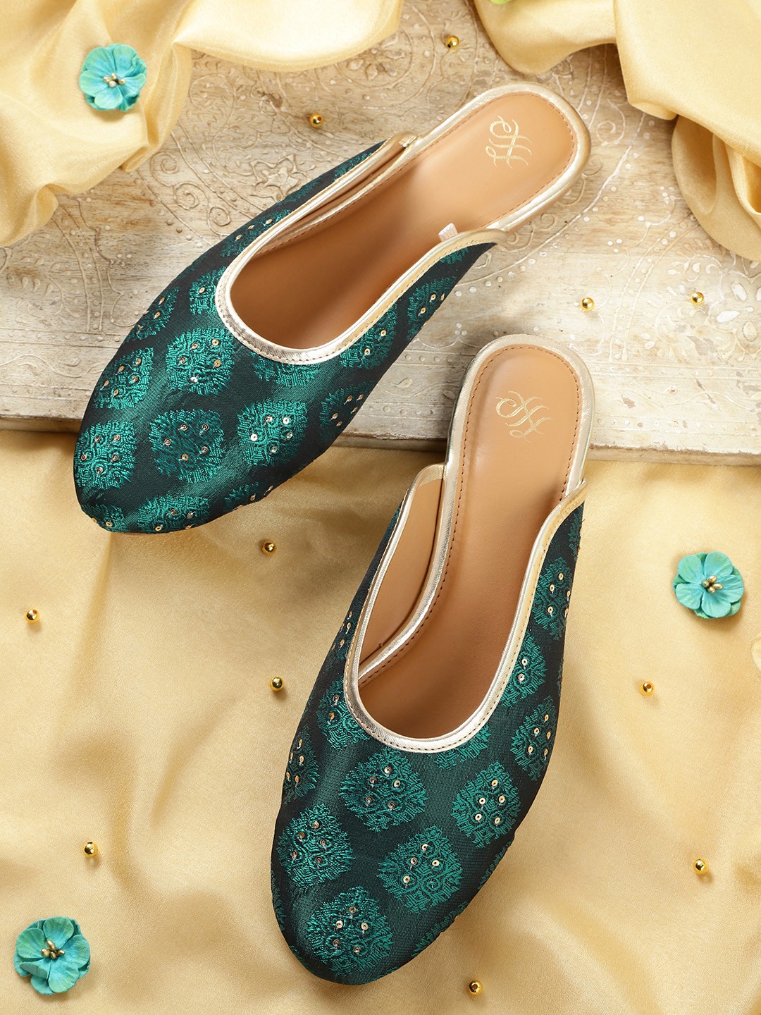 

House of Pataudi Women Teal Green & Gold-Toned Ethnic Embellished Handcrafted Mules