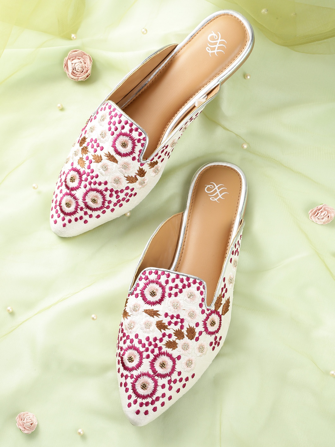 

House of Pataudi Women White & Pink Ethnic Embellished Handcrafted Mules