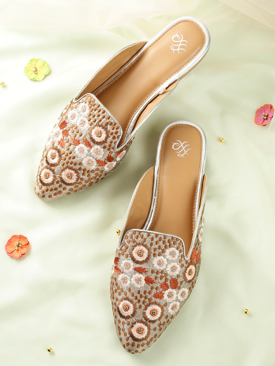 

House of Pataudi Women Grey & Brown Ethnic Embellished Handcrafted Mules