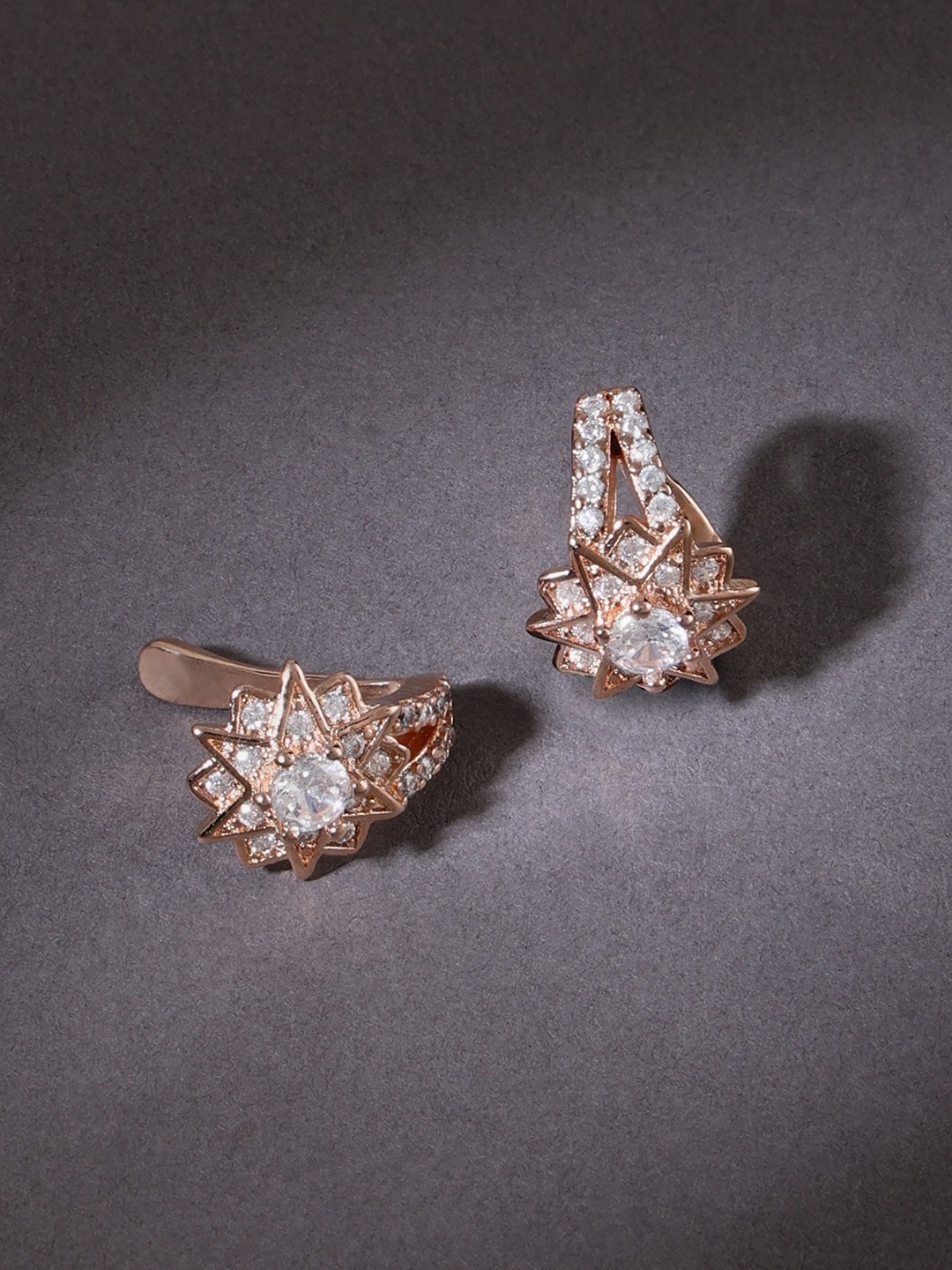 

AMI Women Rose Gold Plated Contemporary Ear Cuffs