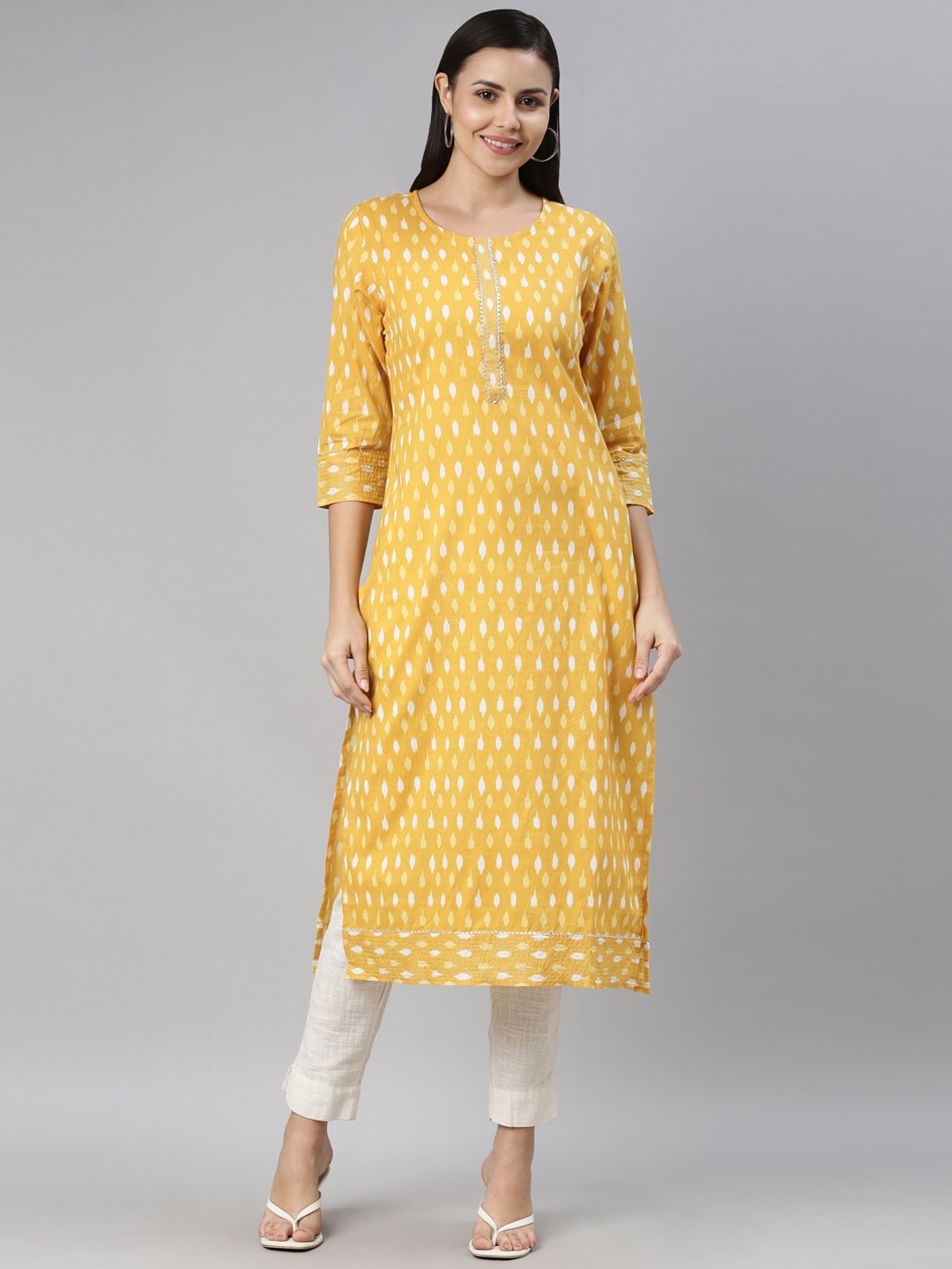 

Neerus Women Mustard Yellow & White Geometric Printed Kurta
