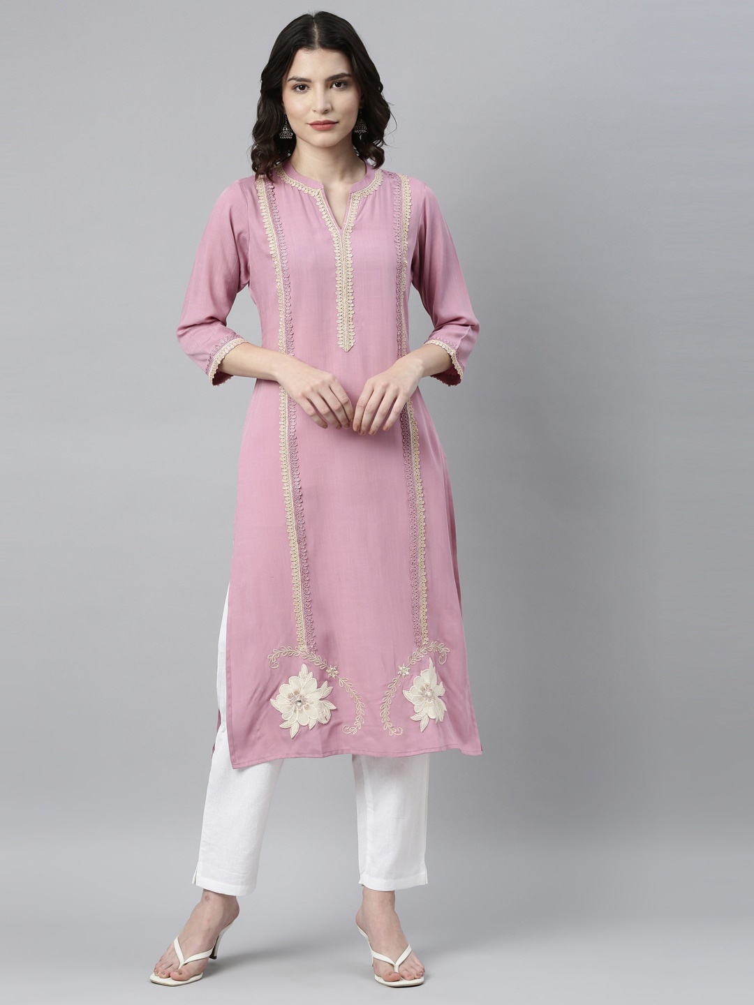 

Neerus Women Lavender Thread Work Kurta