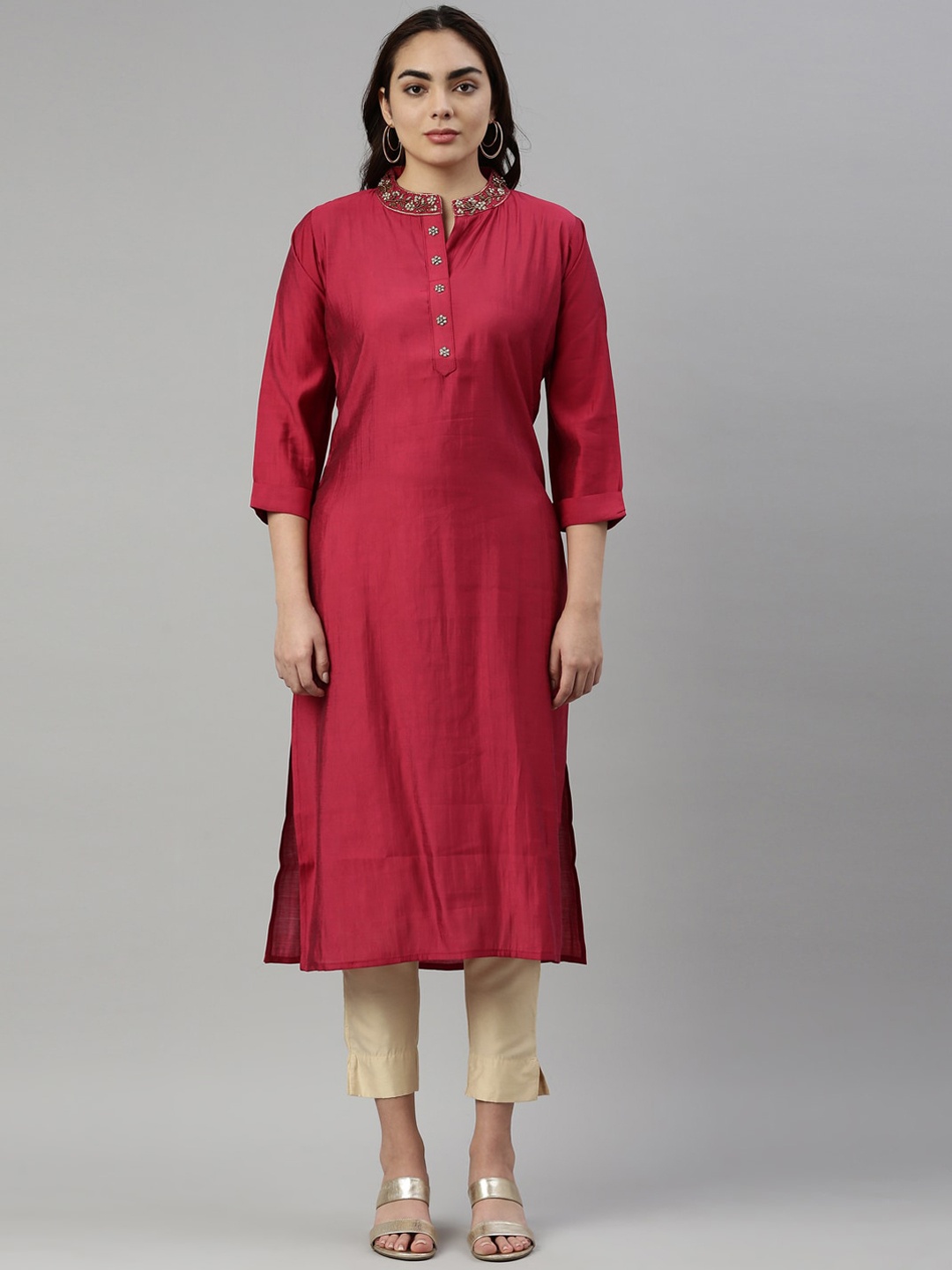 

Neerus Women Magenta Embellished Thread Work Kurta