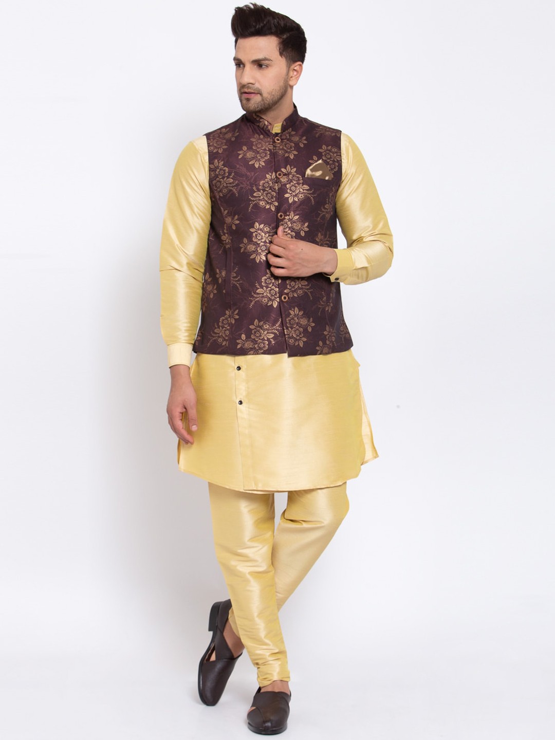 

KLOTTHE Men Cream-Coloured Cotton Silk Kurta with Churidar & Nehru Jacket