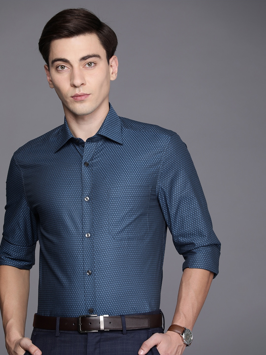 

Louis Philippe Men Blue Geometric Printed Classic Pure Cotton Formal Shirt, Teal