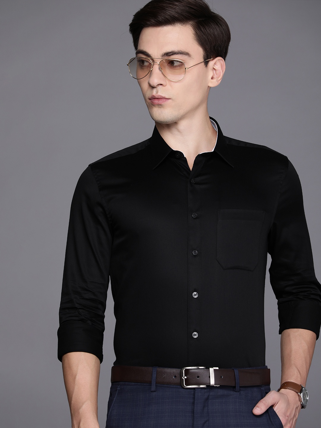 

Louis Philippe Men Black Solid Slim Fit Formal Shirt