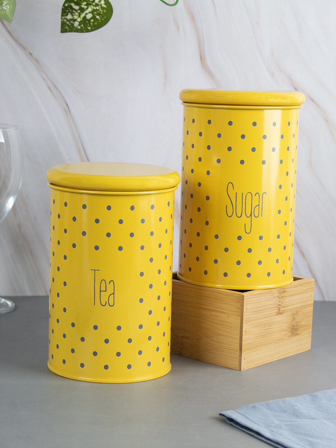 

MARKET99 Set Of 2 Yellow Printed Galvanised Iron Storage Jar