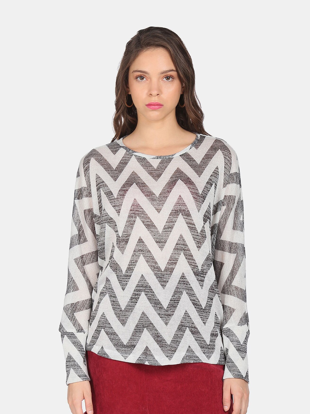 

Sugr White & Grey Geometric Print Extended Sleeves Top
