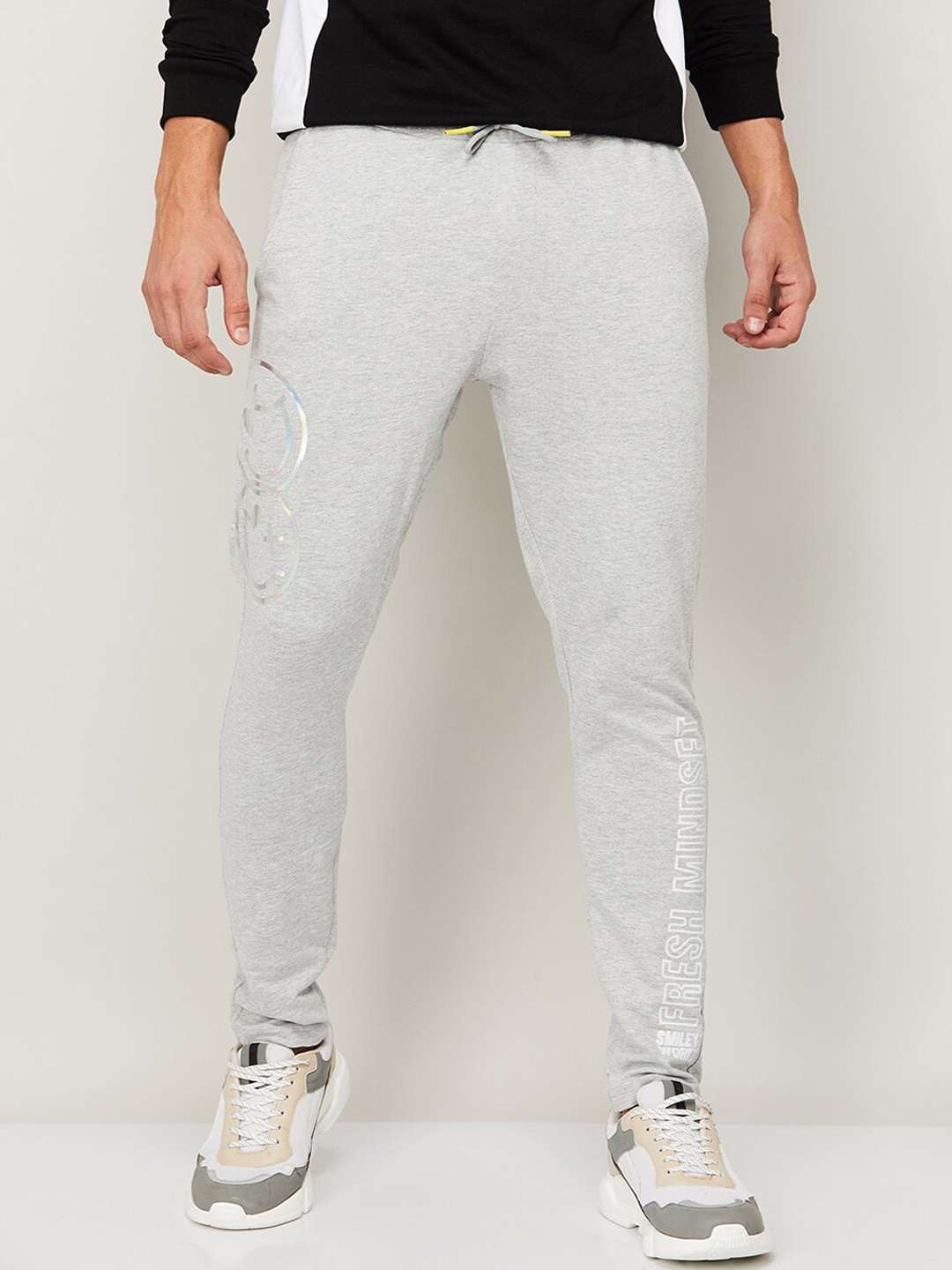 

SmileyWorld Men Grey Solid Cotton Track Pants