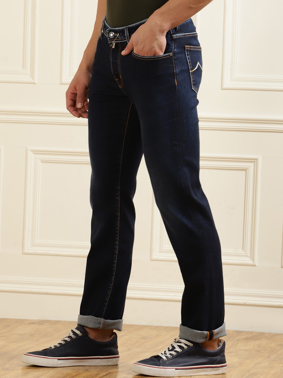 

Jacob Cohen Men Blue Slim Fit Stretchable Jeans