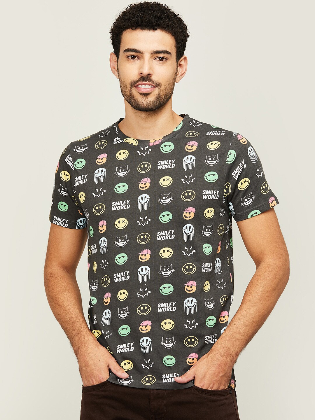 

SmileyWorld Men Black Printed Slim Fit Cotton T-shirt