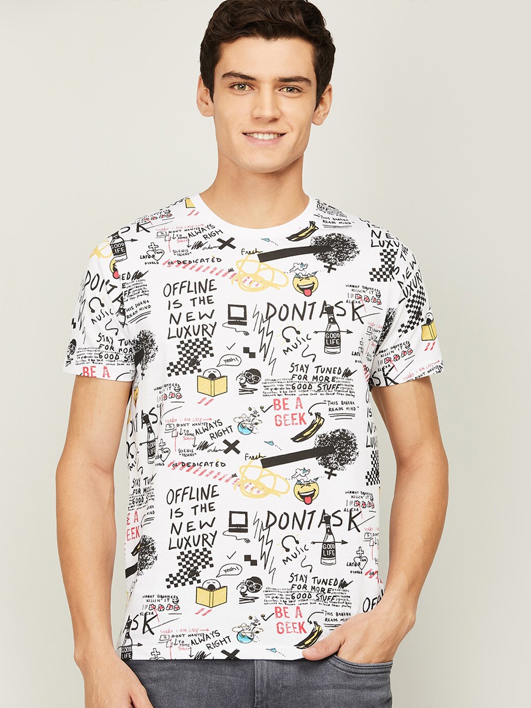 

SmileyWorld Men White Printed Slim Fit Cotton T-shirt