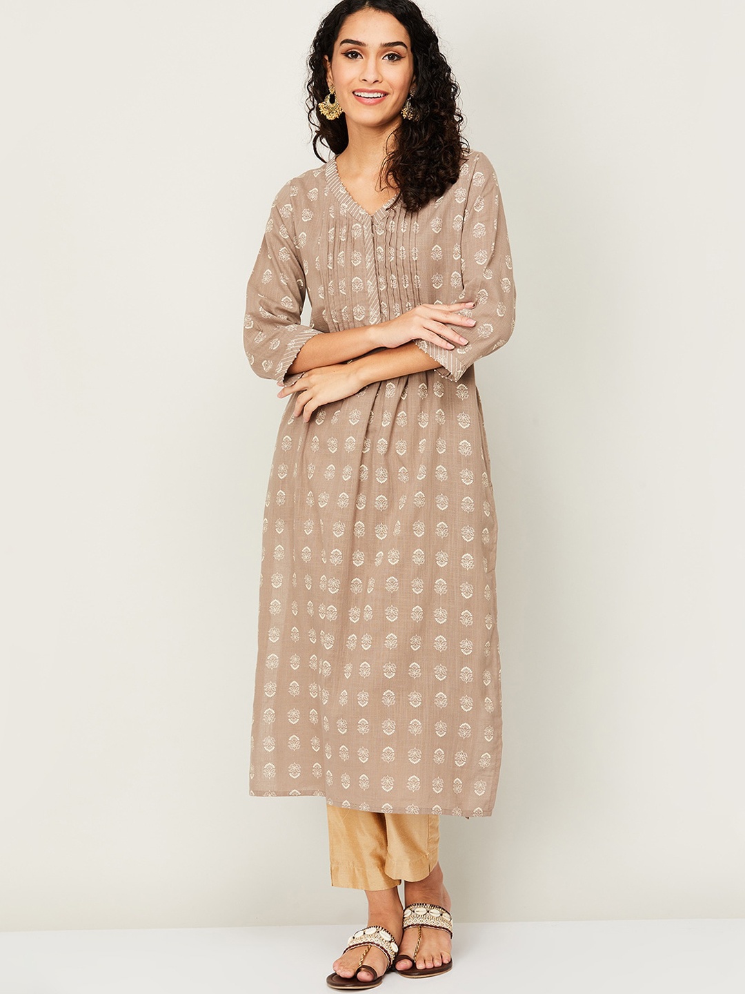 

Melange by Lifestyle Women Grey Ethnic Motifs Printed Thread Work Kurta