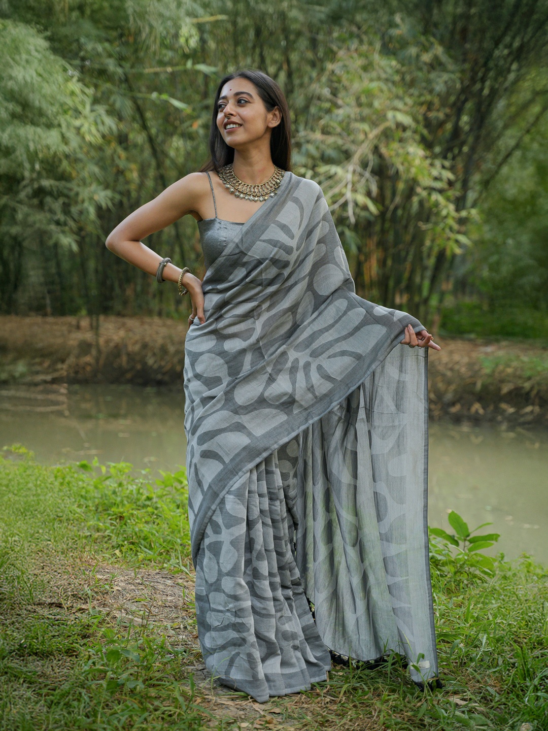 

Suta Grey Floral Printed Saree