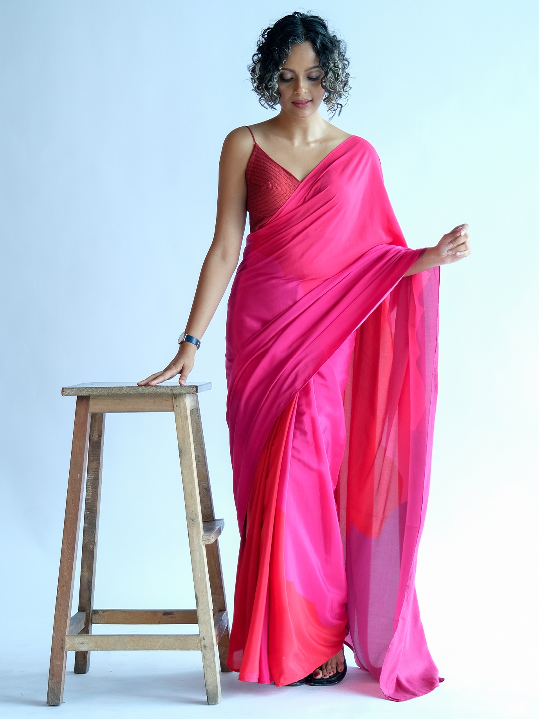 

Suta Pink Colourblocked Printed Liva Saree