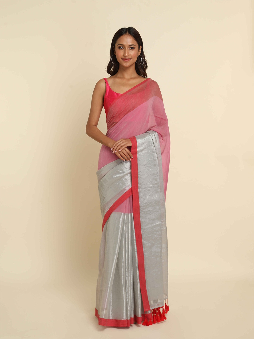 

Suta Silver-Toned & Pink Colourblocked Saree