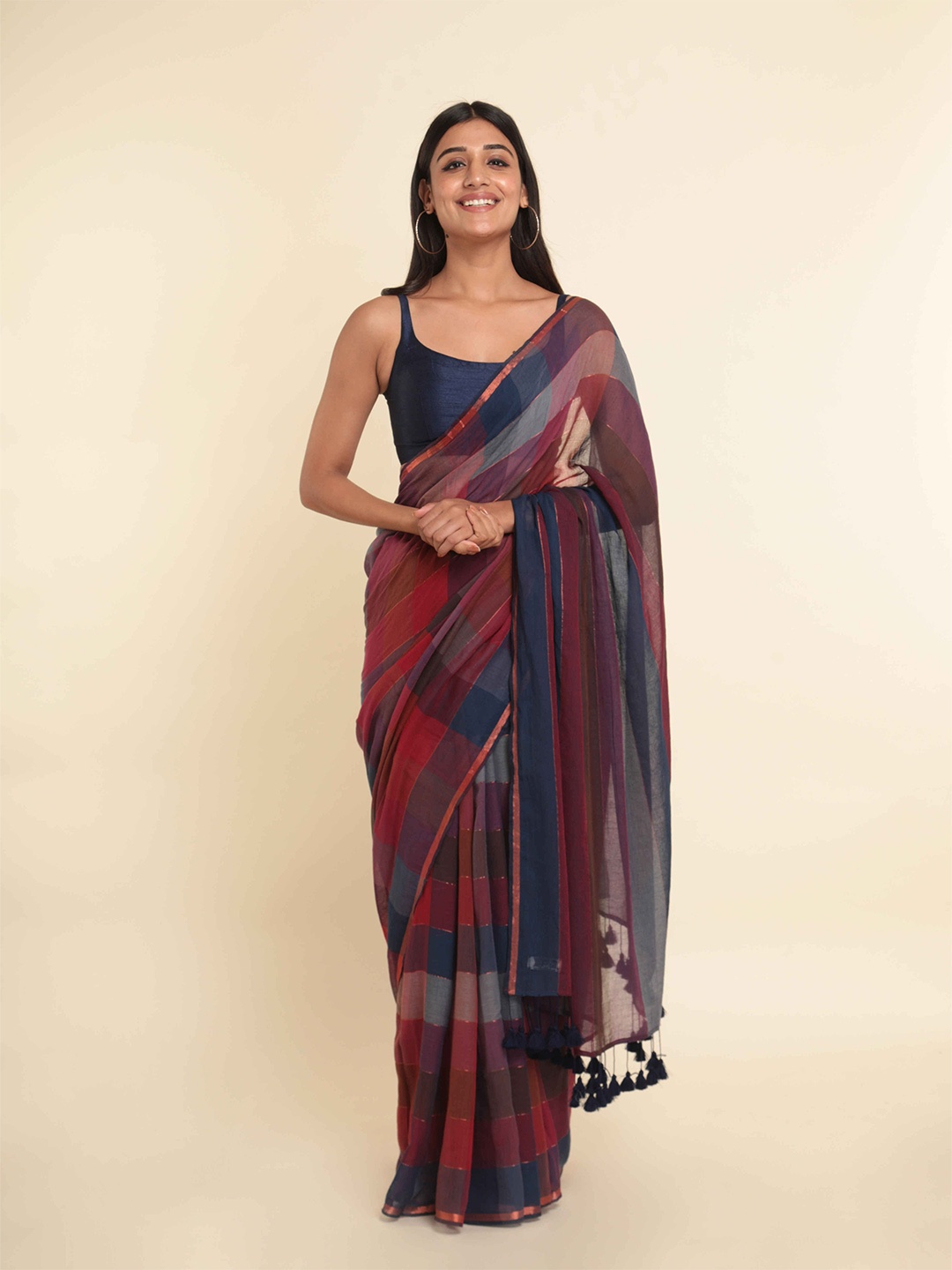 

Suta Maroon & Blue Checked Saree