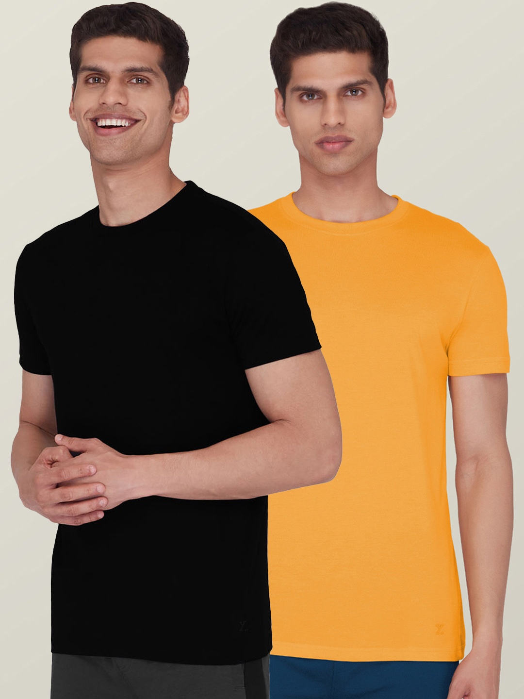 

XYXX Men Pack Of 2 Black & Yellow N9 Silver Finish Solid Tshirts