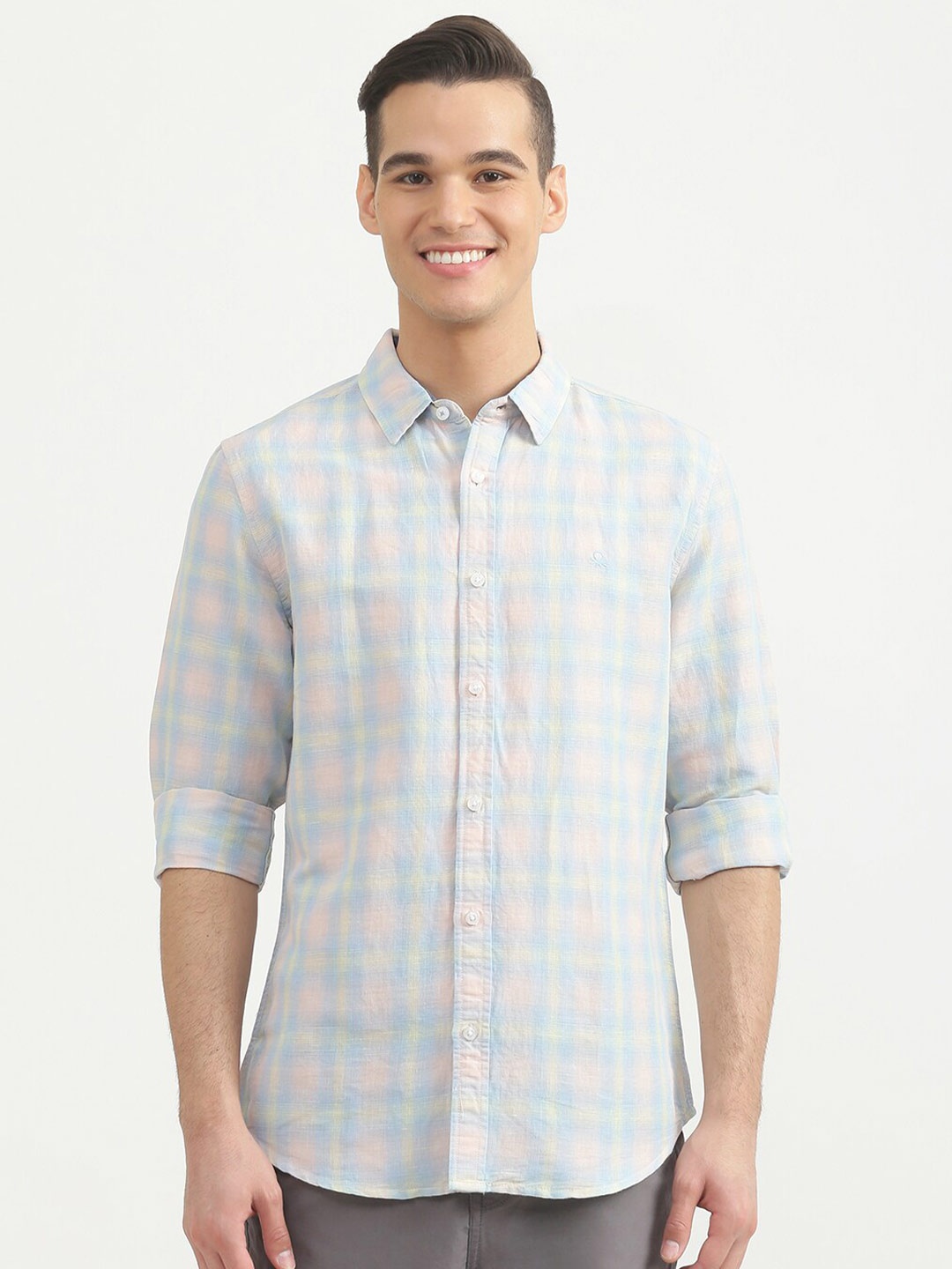

United Colors of Benetton Men Pink Slim Fit Tartan Checks Checked Casual Shirt