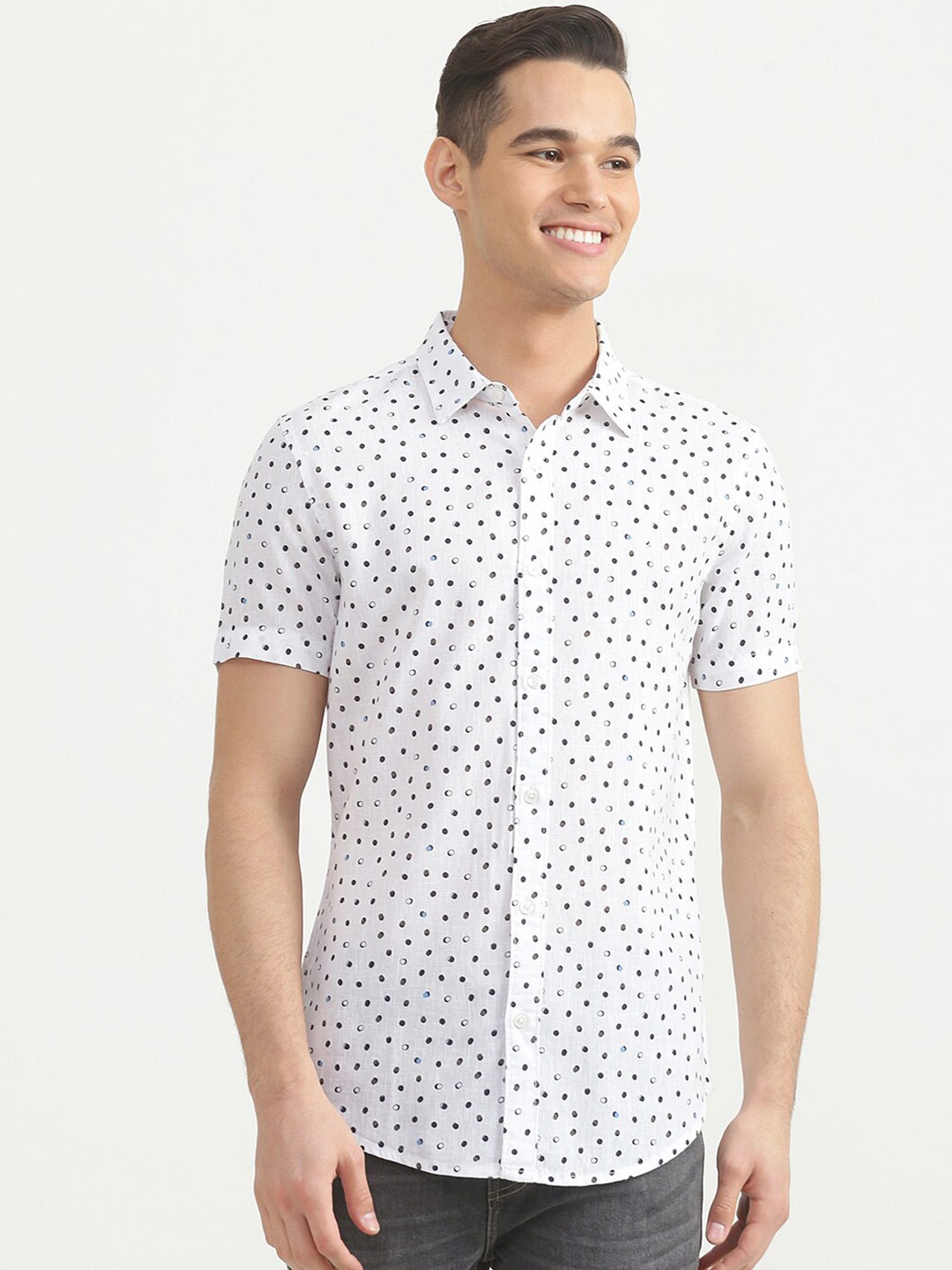 United Colors of Benetton Men White Slim Fit Printed Casual Shirt