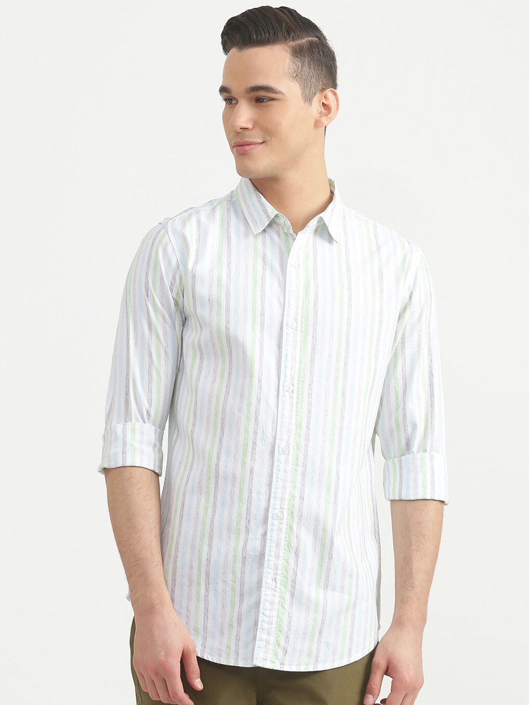 

United Colors of Benetton Men Off White Slim Fit Striped Casual Shirt