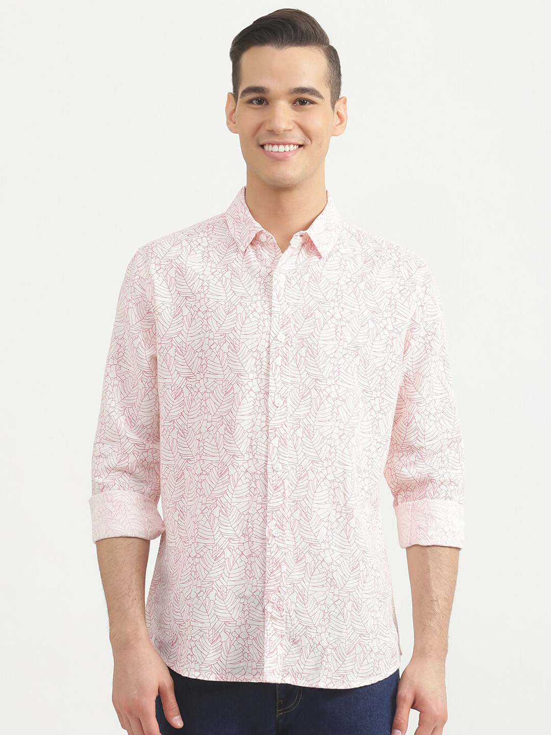 

United Colors of Benetton Men Pink Slim Fit Floral Printed Casual Shirt